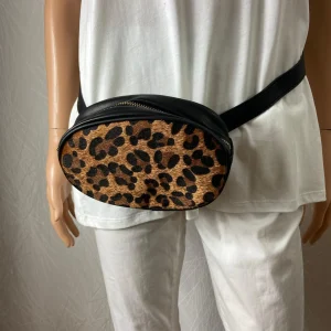 Sac à motif léopard en cuir synthétique