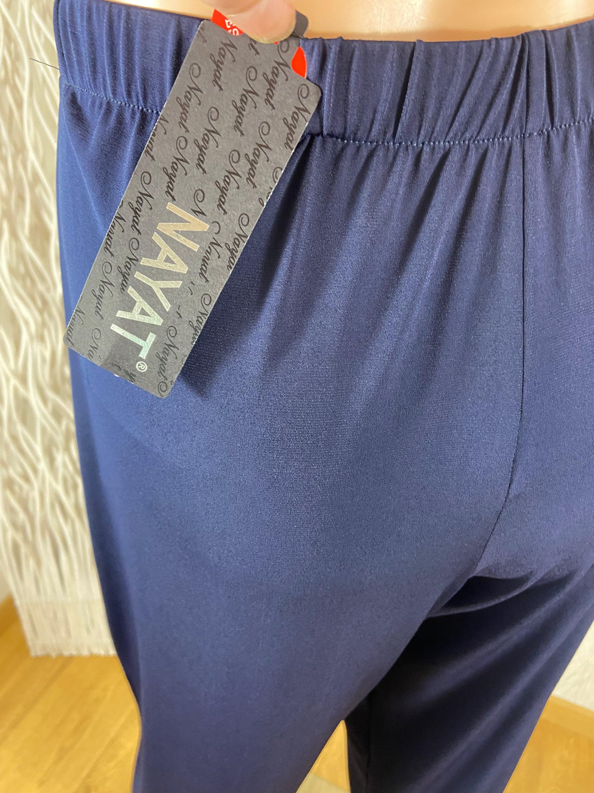 Pantalon fluide bleu marine taille haute élastique Nayat – Image 7