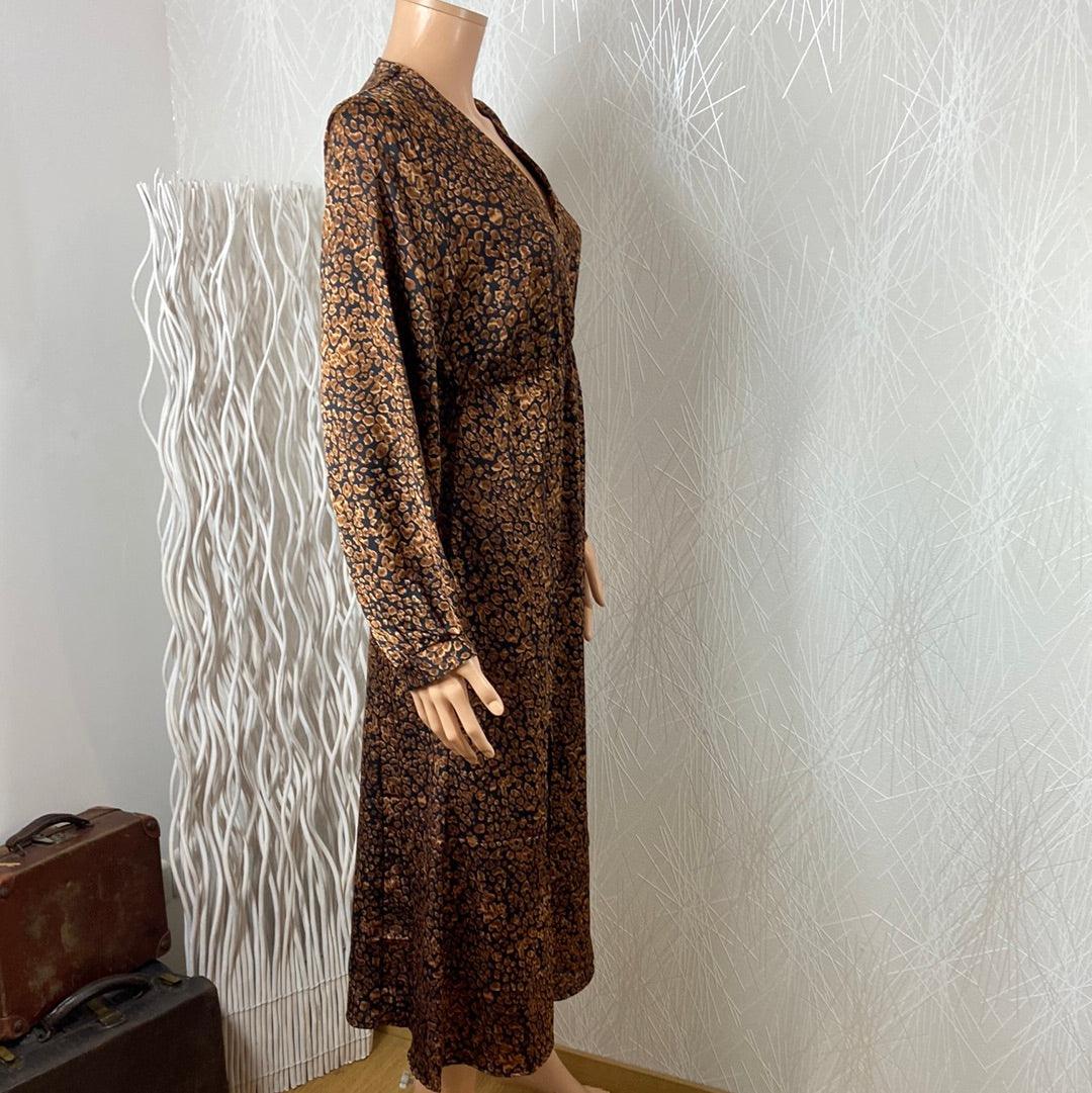 Robe midi marron motif léopard cache coeur modèle Maria Les Petites Fleurs – Image 5