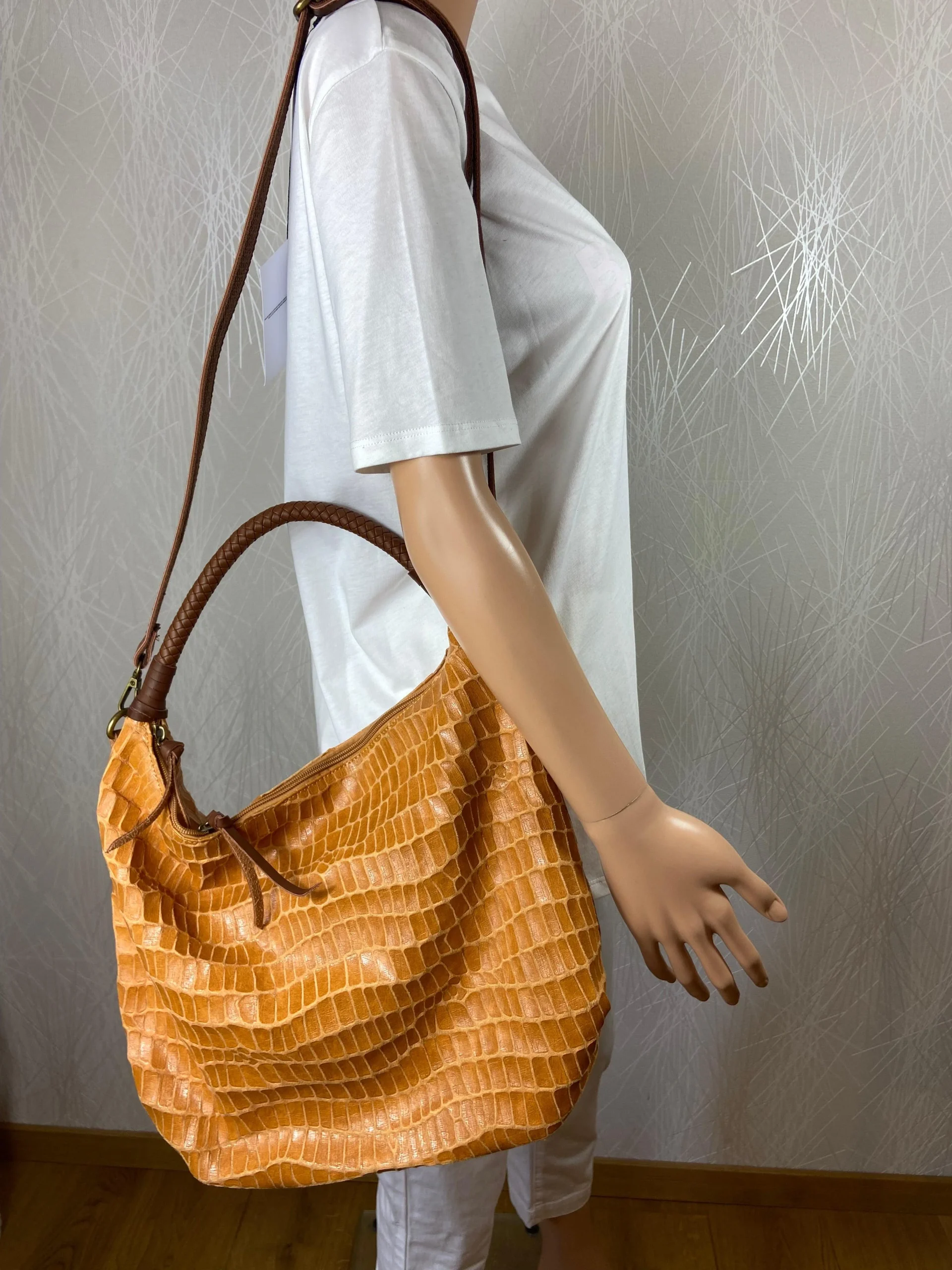 Grand sac à main avec bandoulière reglable effet cuir marron craquelé Mandoline – Image 2