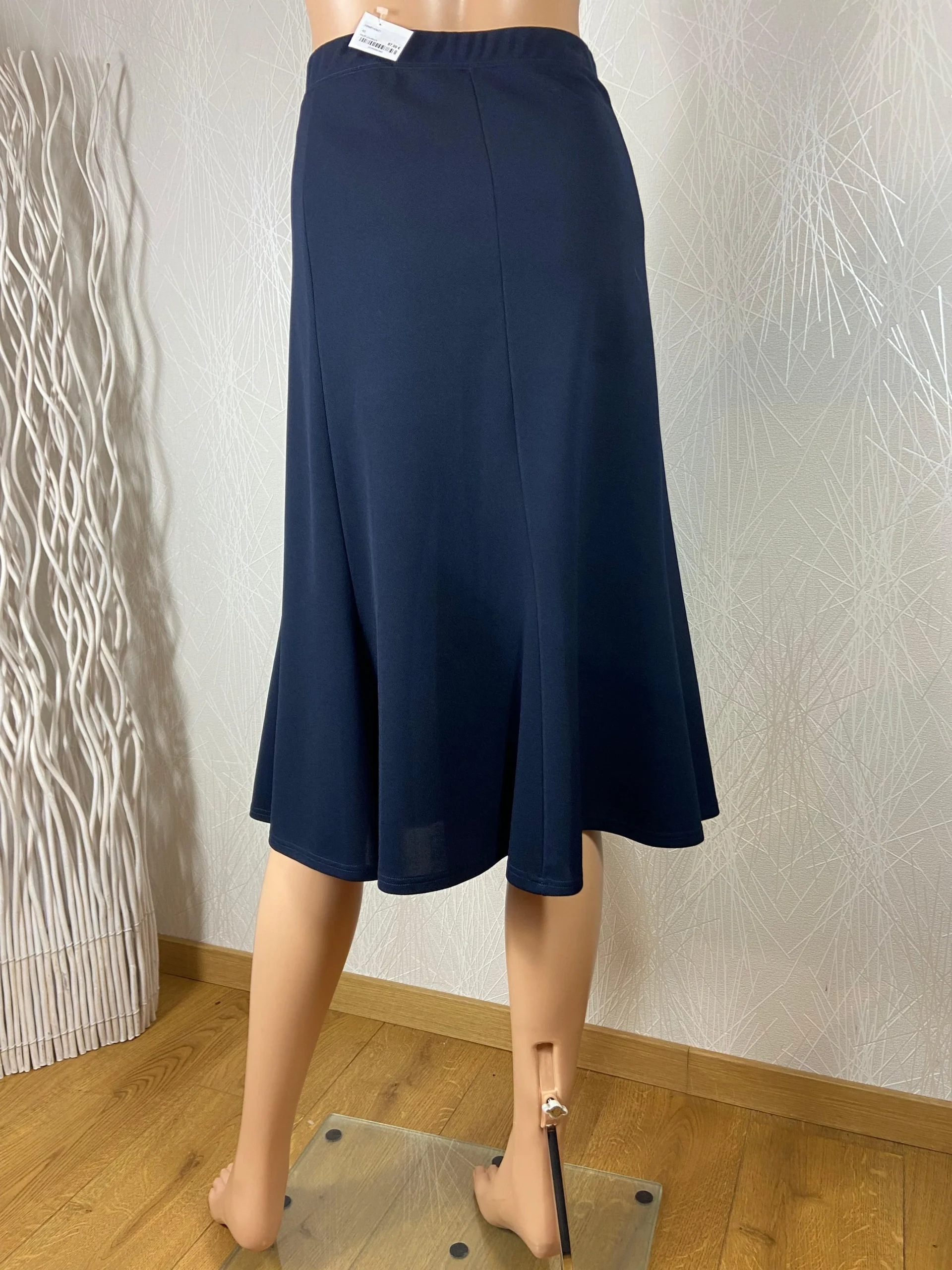 Jupe fluide évasée bleu marine taille haute élastique Gévana – Image 4