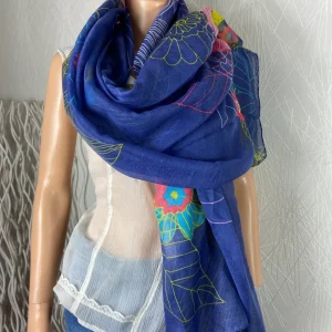 Foulard violet motifs fleuris multicolore Derrière la Porte