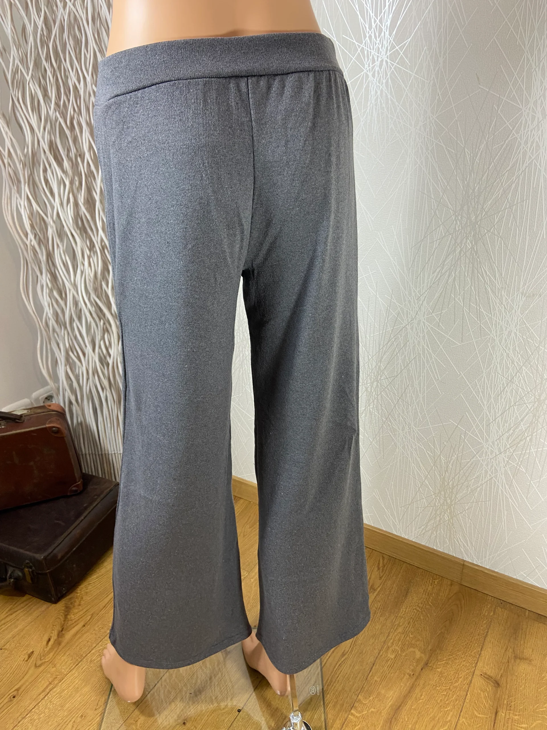 Pantalon jersey gris fluide élastique jambes larges Le Singe de Julie – Image 5