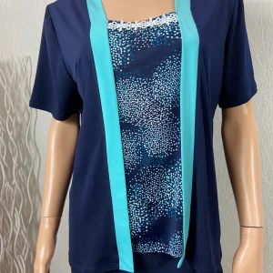 Top bleu marine à motifs manches courtes épaulettes Nayat