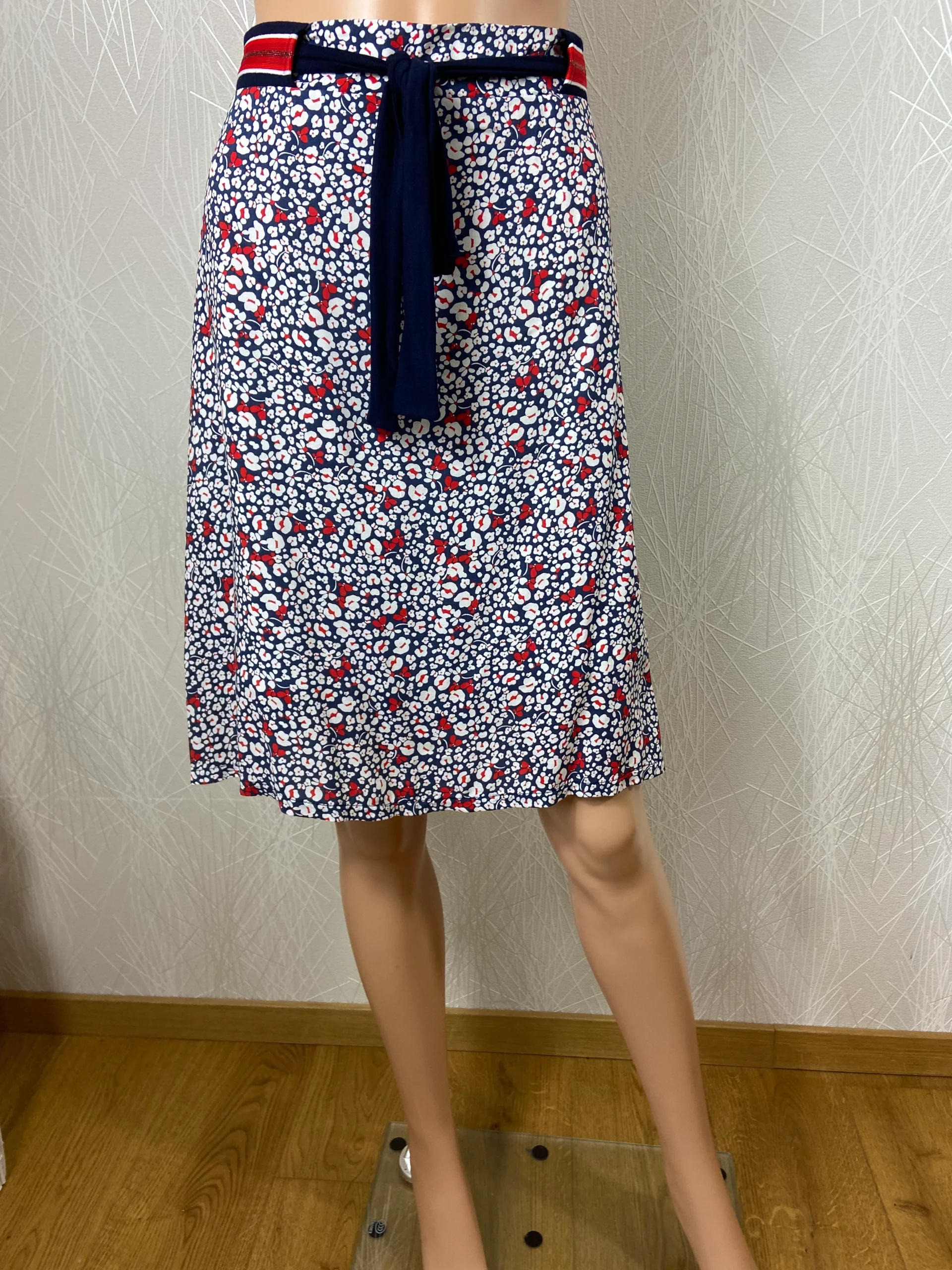 Jupe doublée à motif de fleurs taille haute élastique Lili & Caroline
