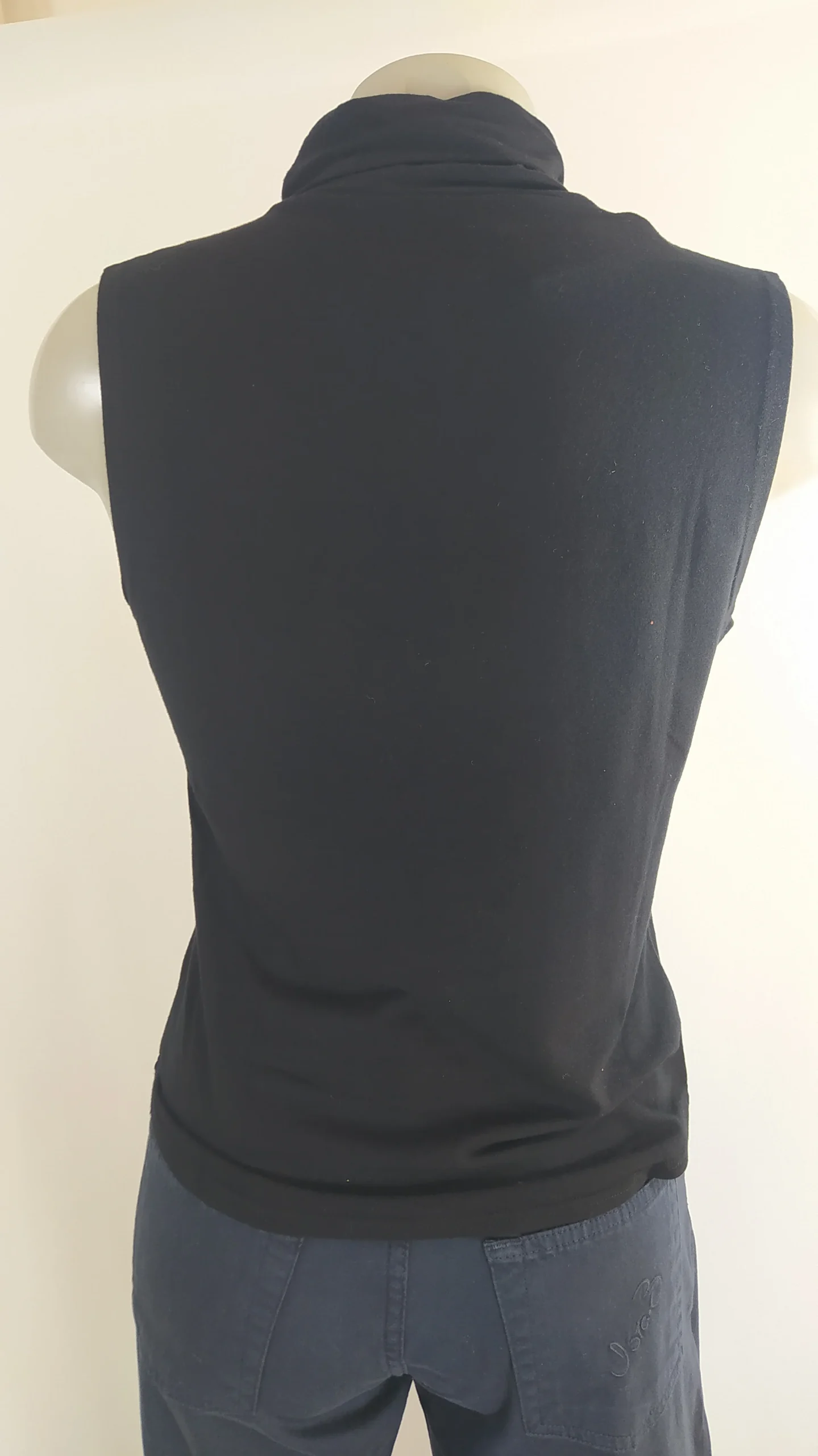 Débardeur "seconde peau" à col montant et strass de la marque Carlopik - Taille L – Image 5