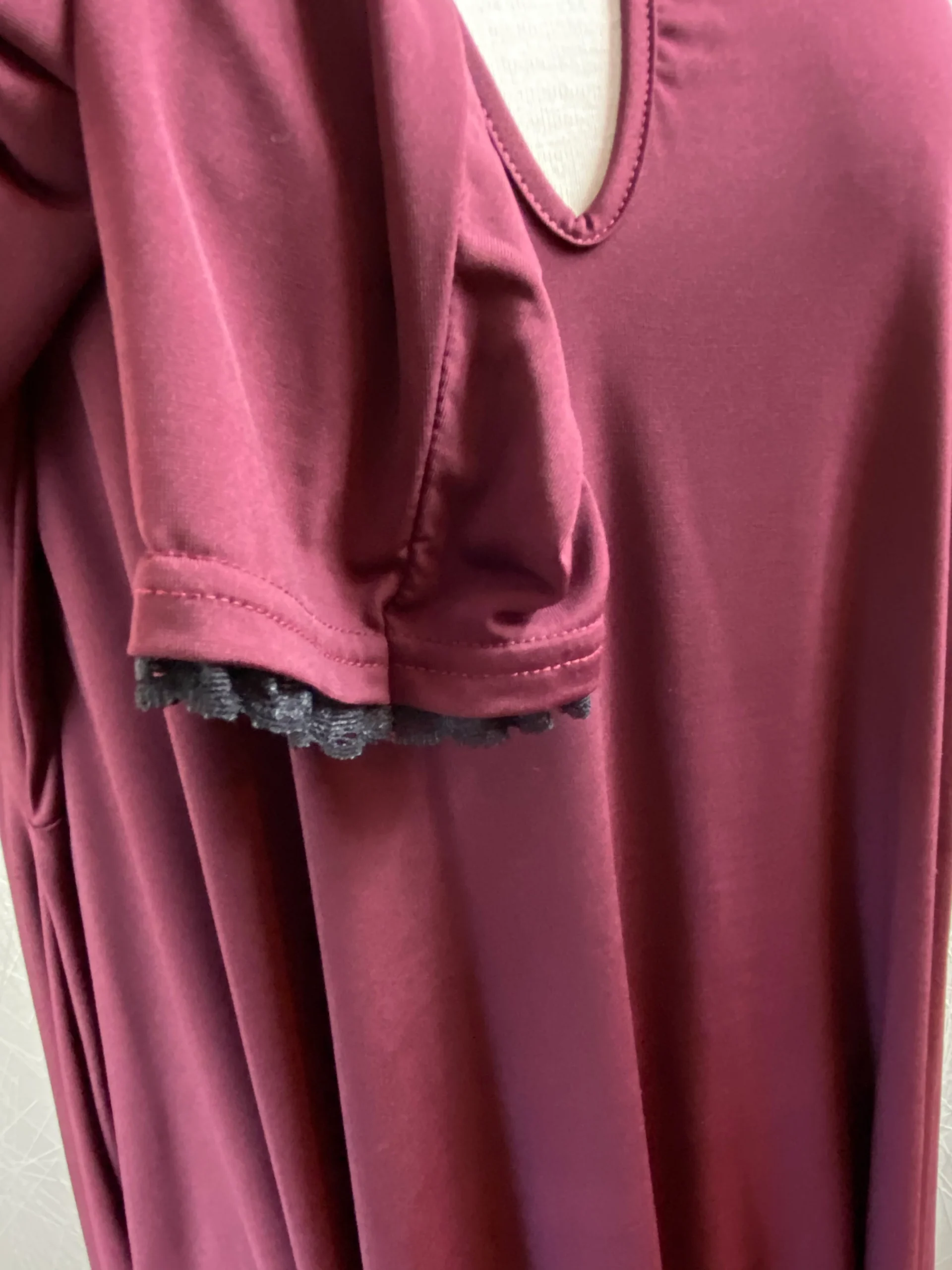 Blouse tunique rouge bordeaux manches longues dentelle Jorge – Image 3
